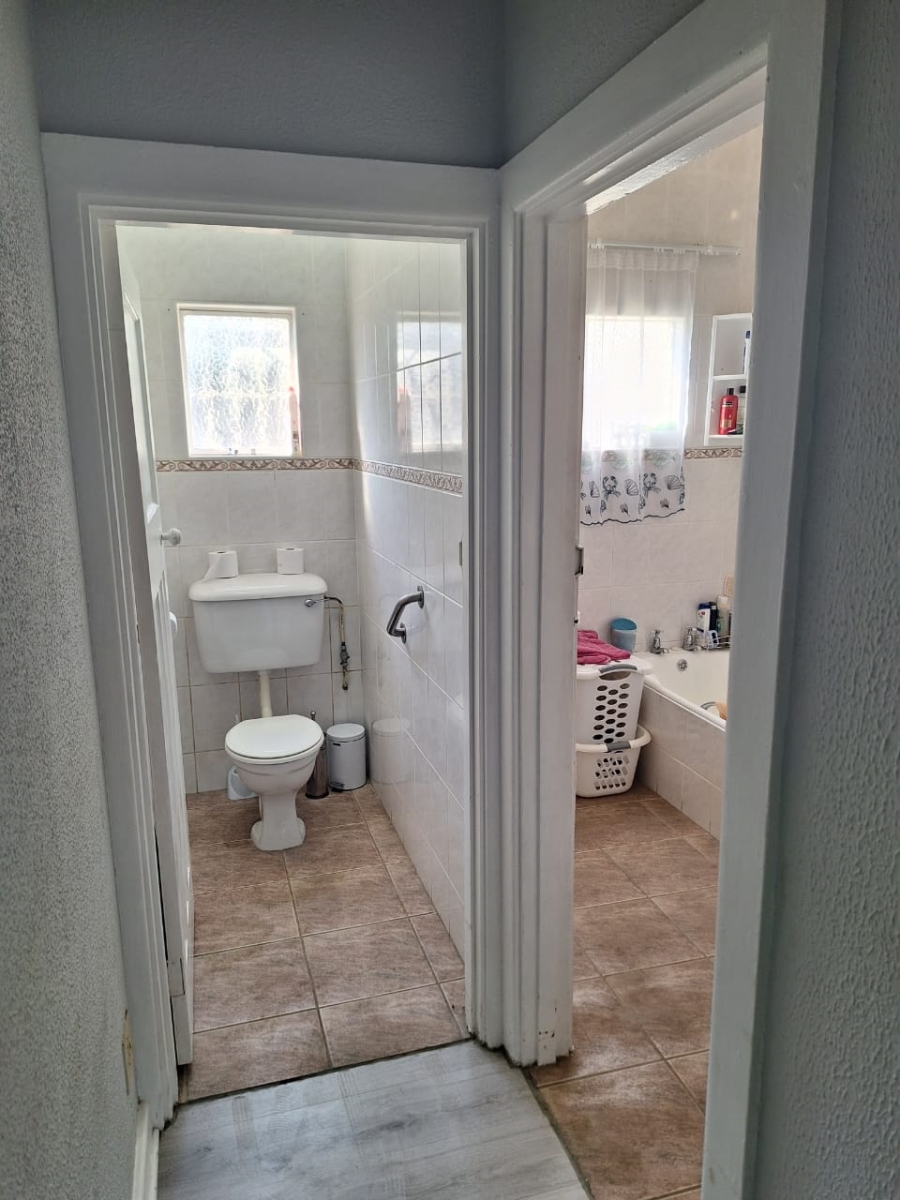  Bedroom Property for Sale in Amalinda Eastern Cape